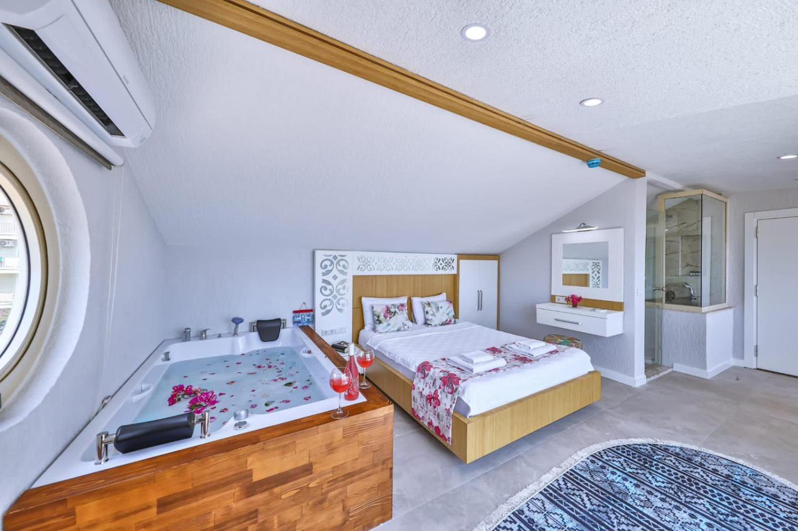 Hediye Hanim Suit&Apart Aparthotel Kaş Exteriör bild